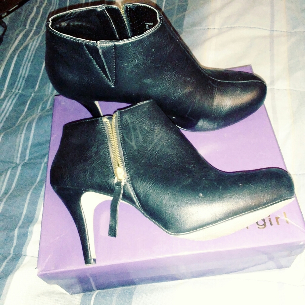 Women's shoes